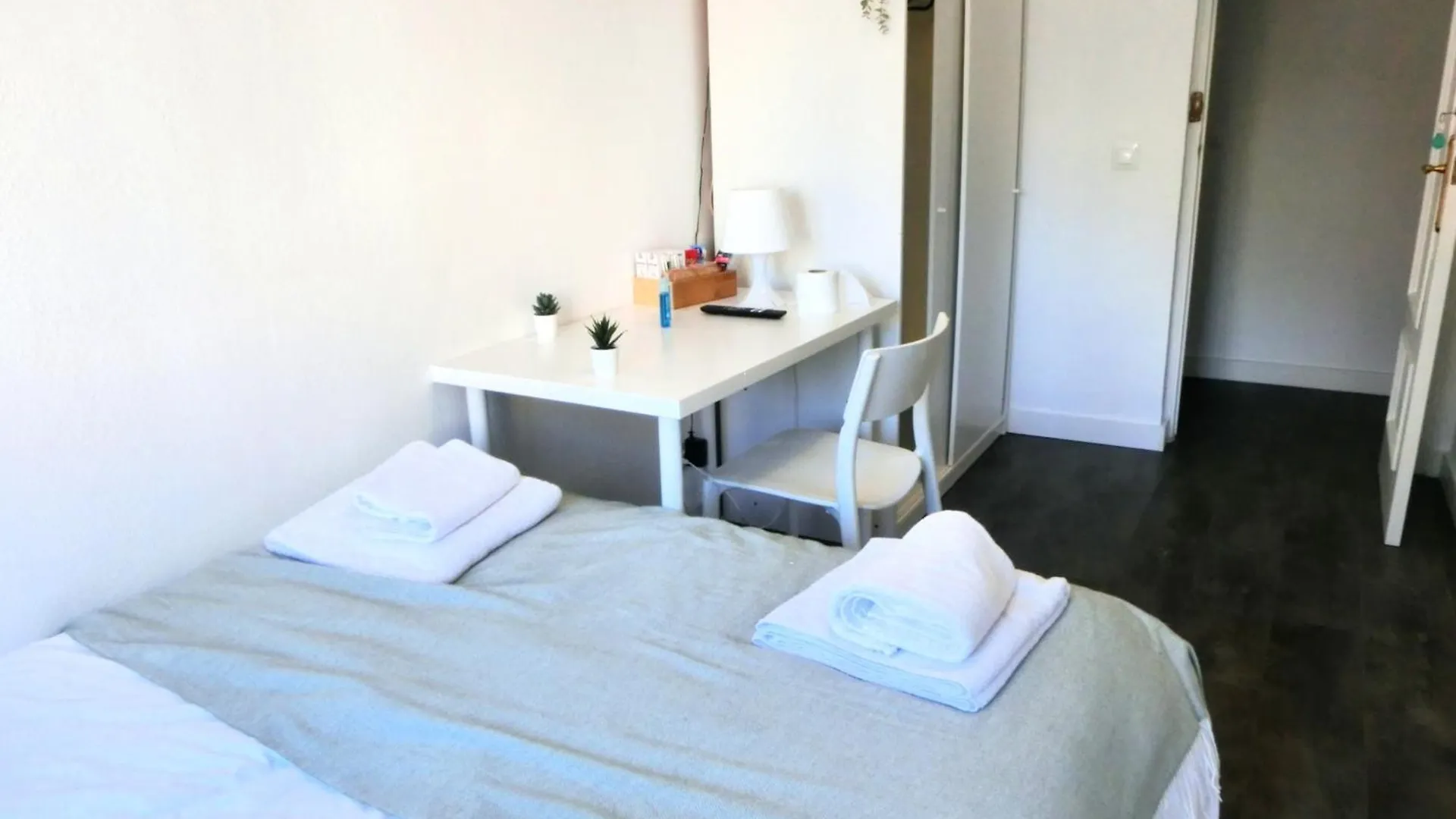 הוספיטלט דה יוברגאט Habitacion Privada En Hospitalet לינה וארוחת בוקר הוספיטלט דה יוברגאט